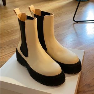 NWT NEW & Other Stories Leather Chelsea Boots